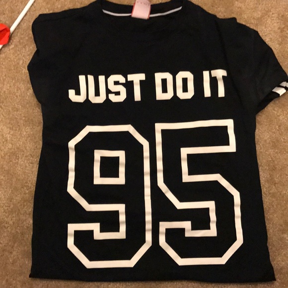 Nike Tops - Nike Just Do It Top